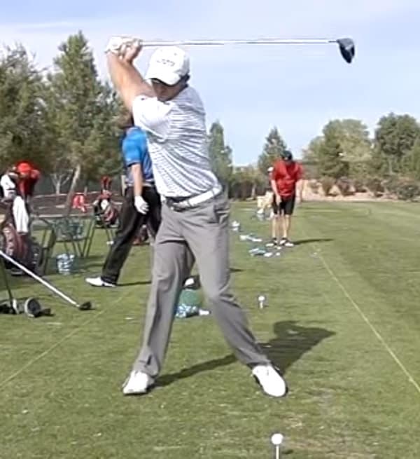 Allowing head to move in golf